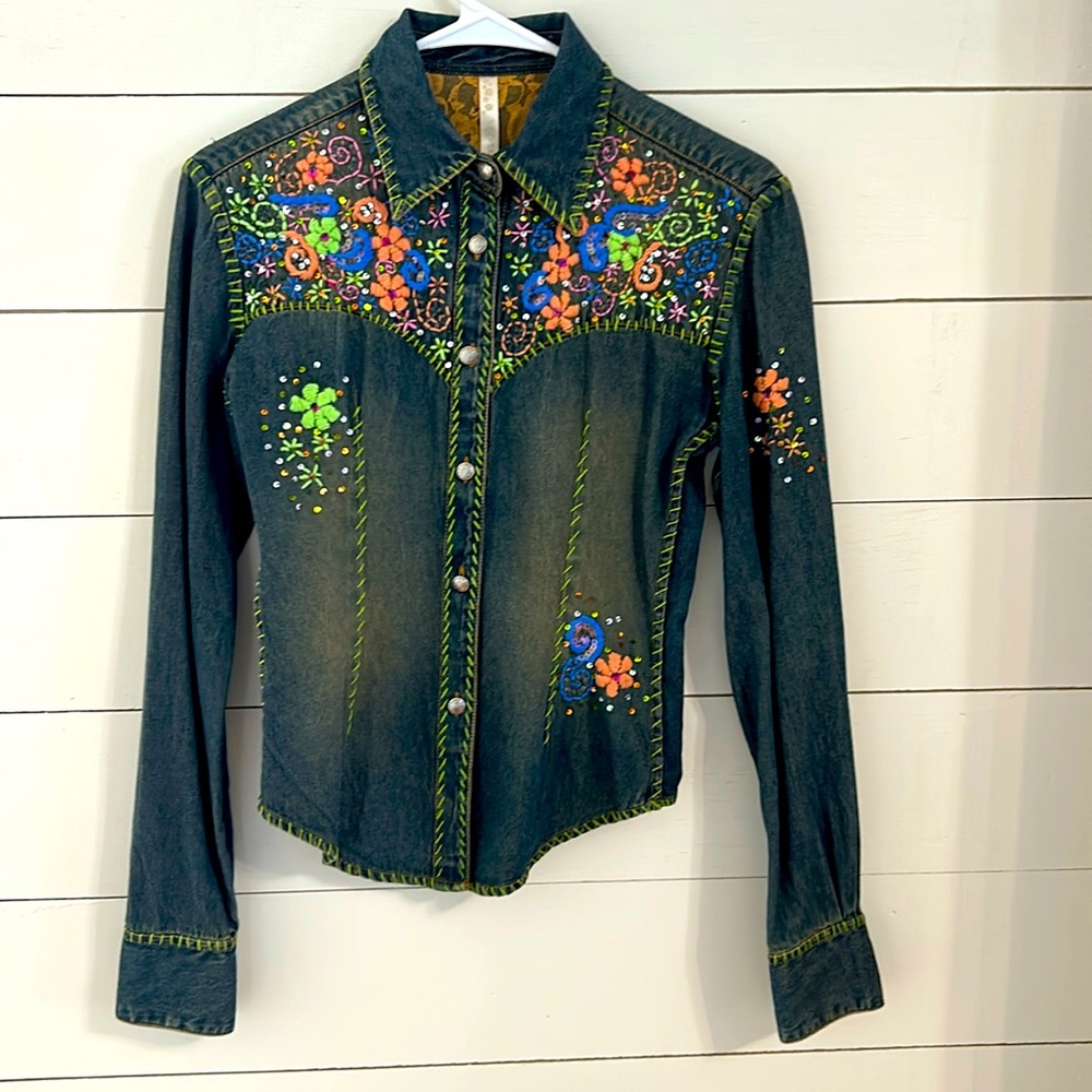 SOOOO Cute!  Western denim embroidered shirt